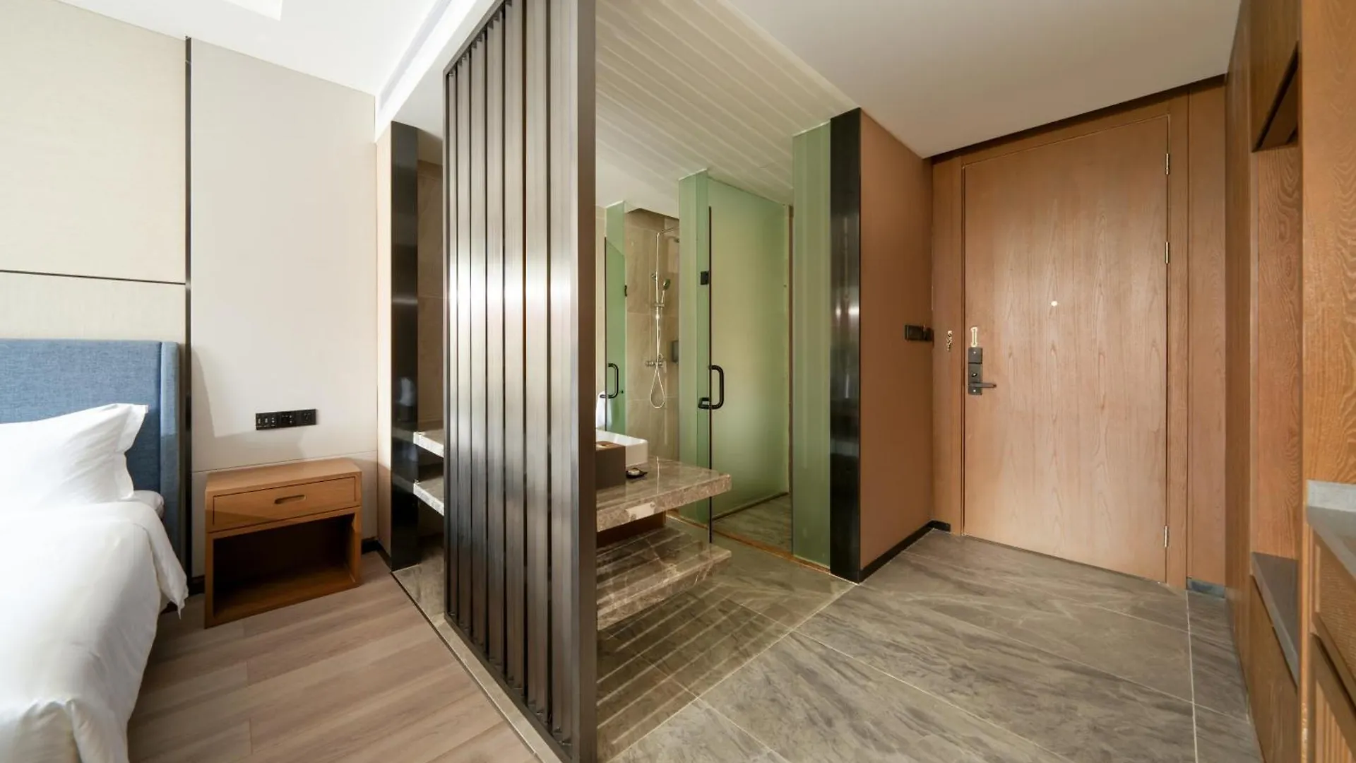 Donghu Resort Hotel Σίχανουκβιλ