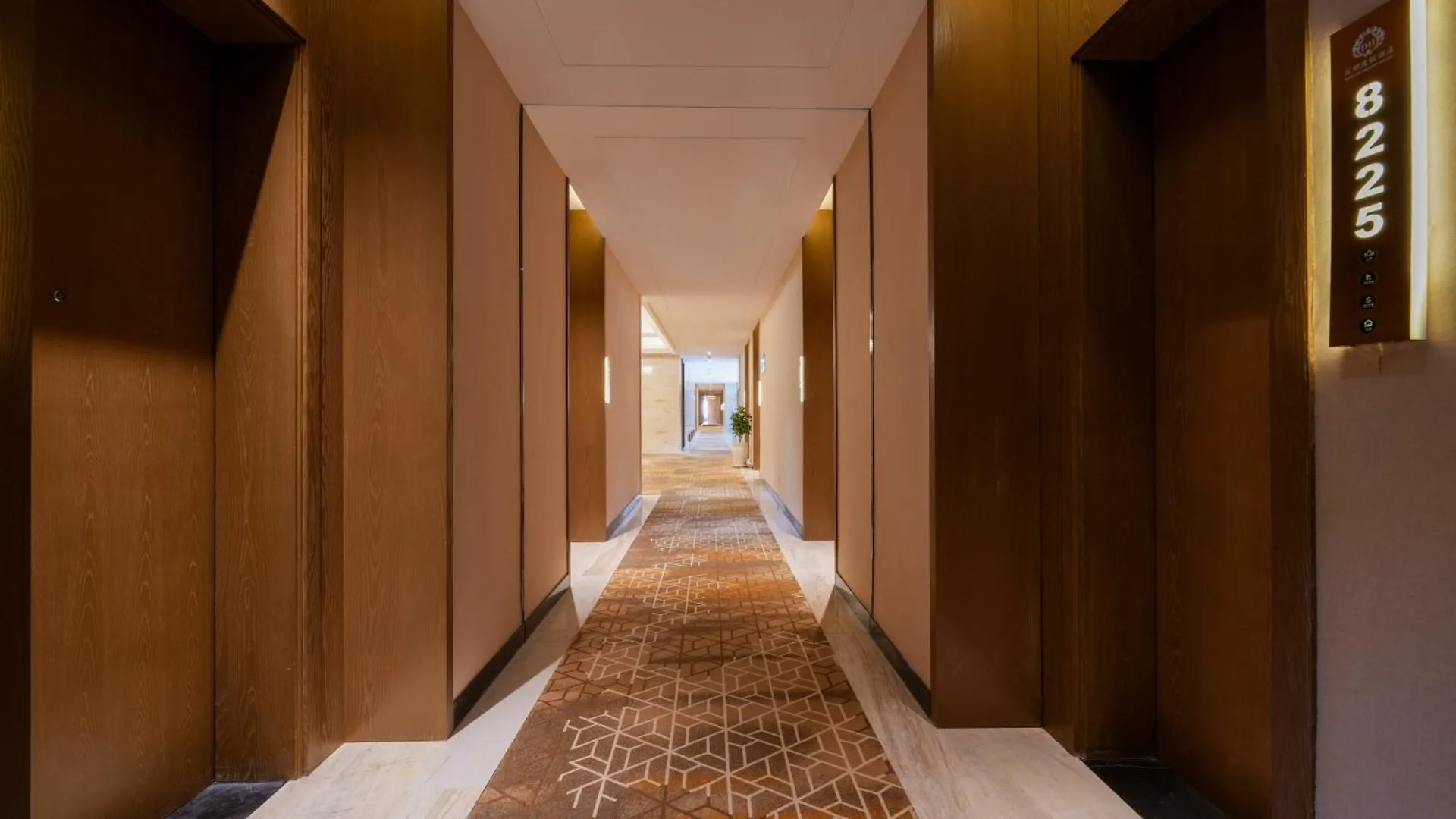 Donghu Resort Hotel Σίχανουκβιλ 4*,  Καμπότζη