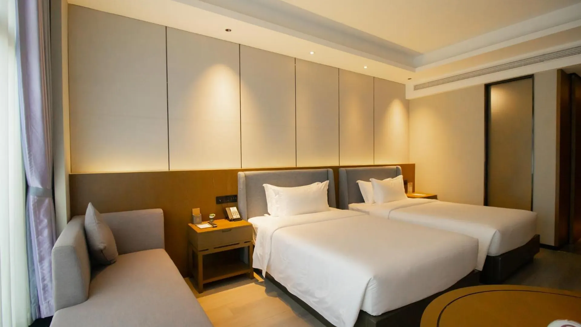 Donghu Resort Hotel Σίχανουκβιλ