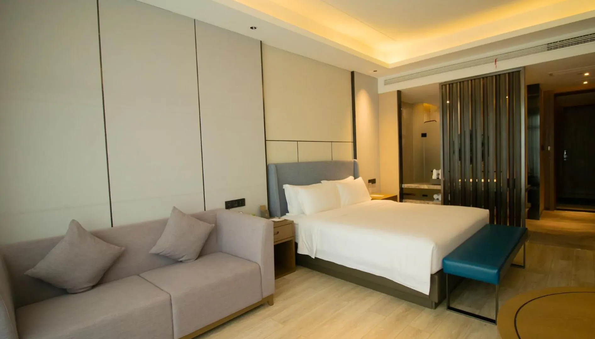 Donghu Resort Hotel Σίχανουκβιλ 4*,
