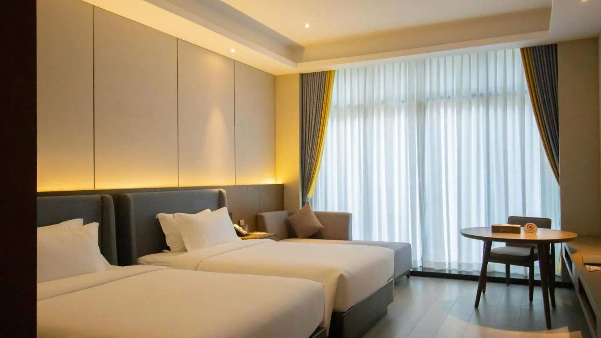 Donghu Resort Hotel シアヌークビル 4*,  カンボジア