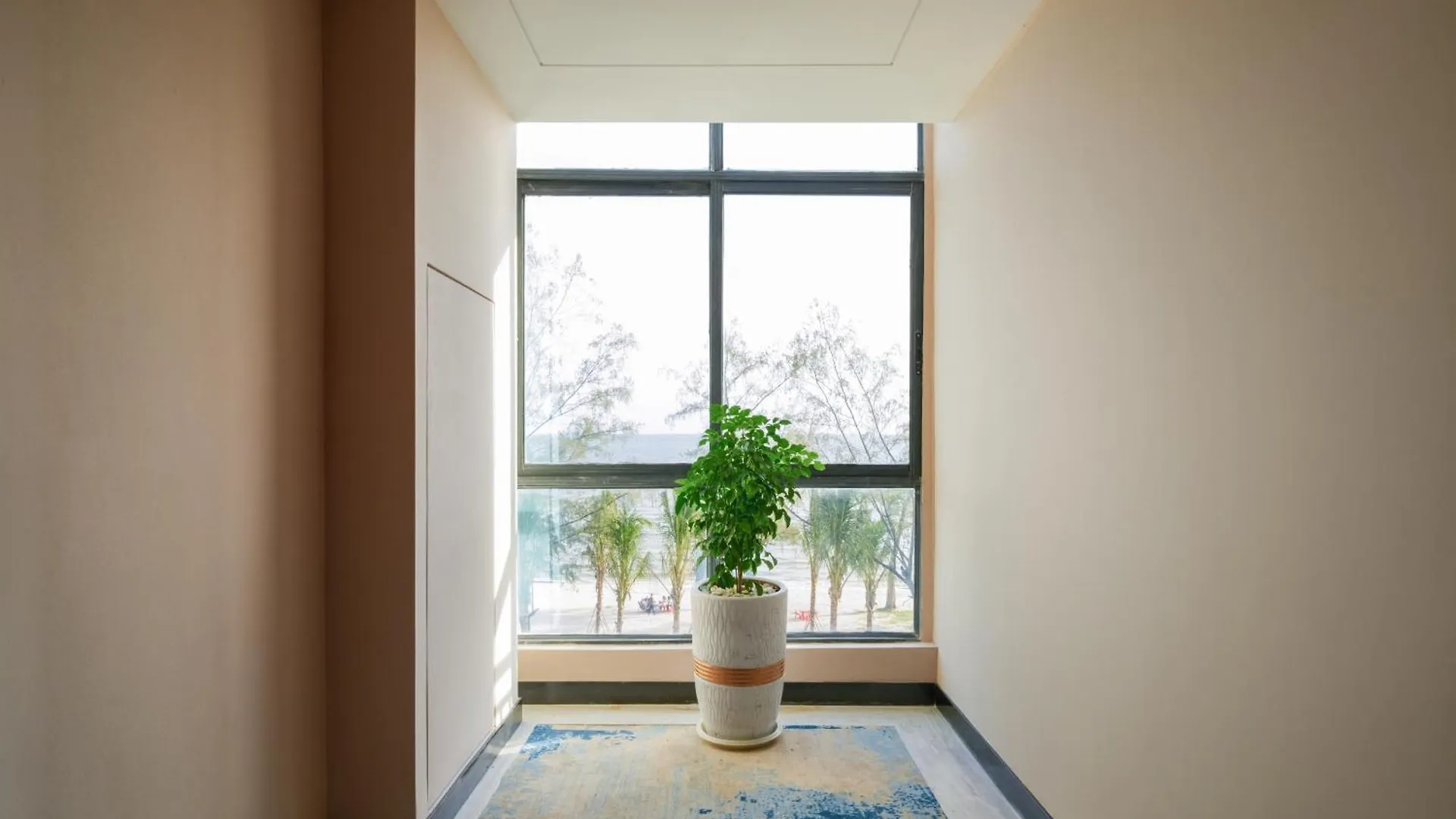 ****  Donghu Resort Hotel シアヌークビル カンボジア