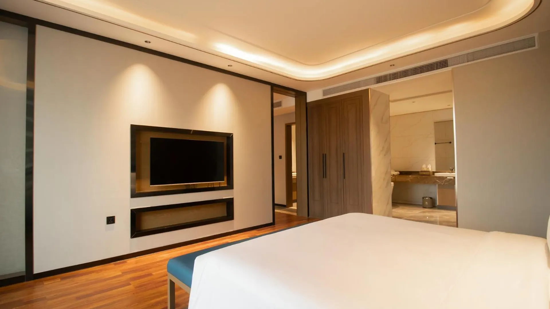 Donghu Resort Hotel シアヌークビル