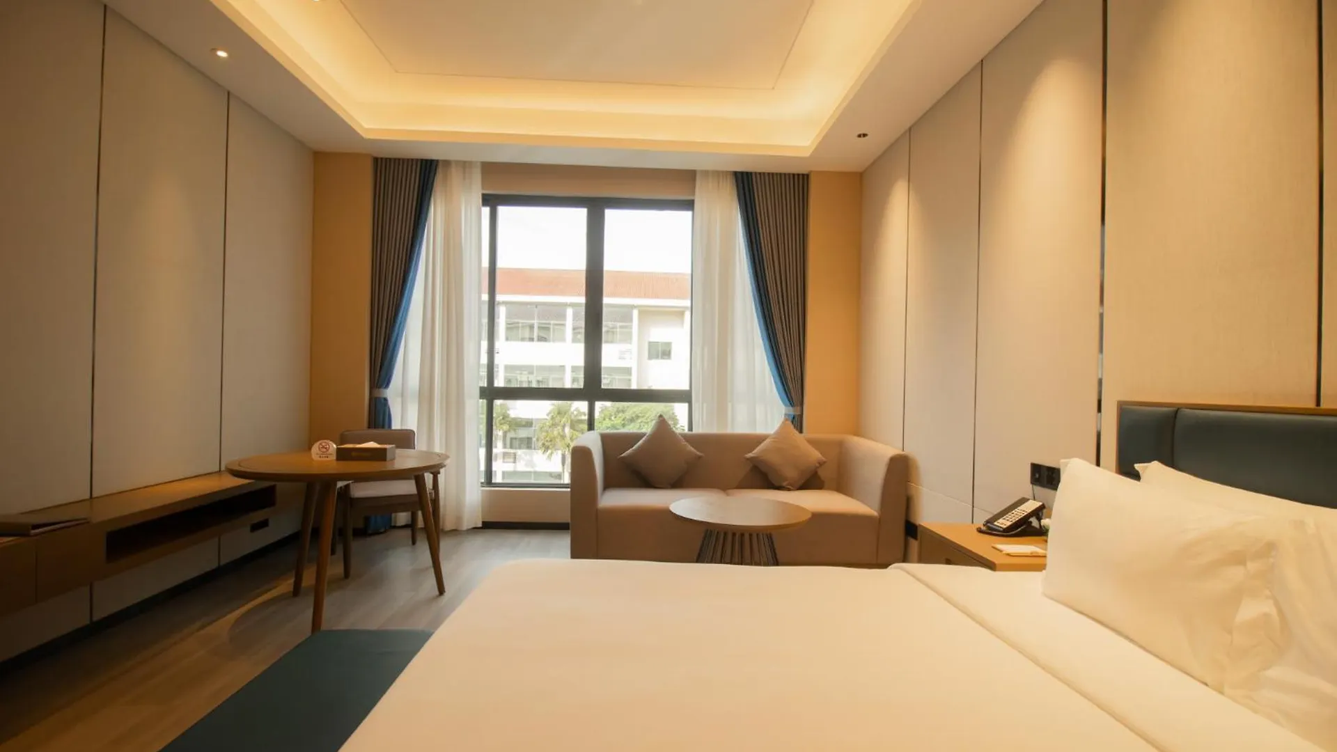 ****  Donghu Resort Hotel シアヌークビル カンボジア