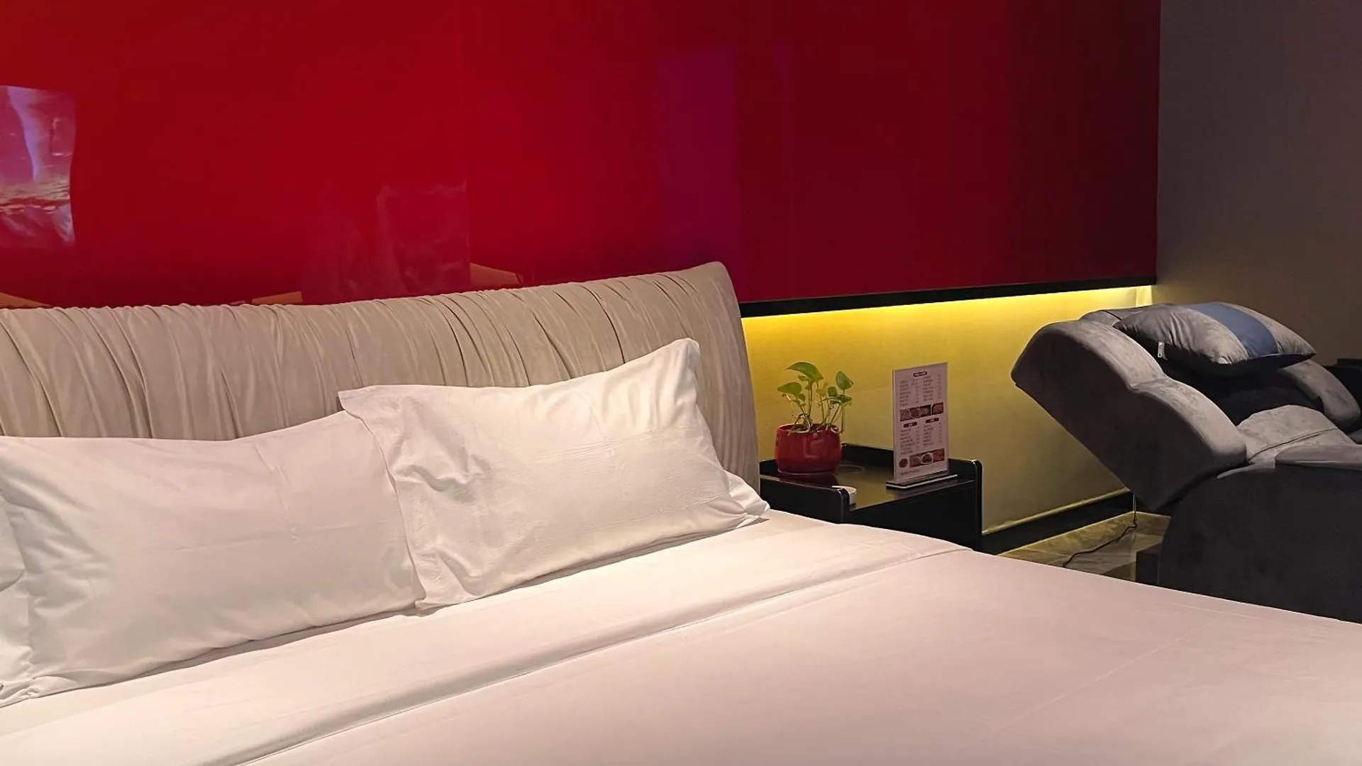 Donghu Resort Hotel シアヌークビル