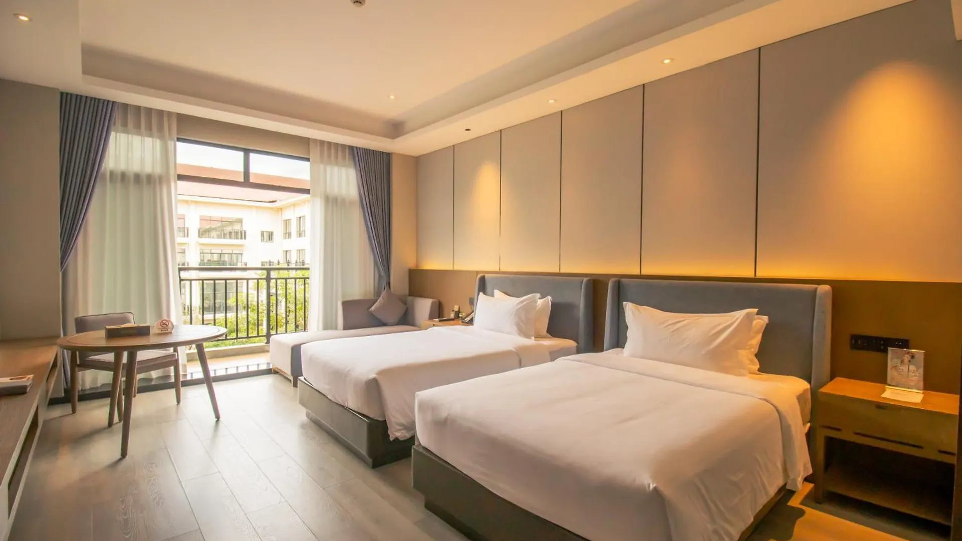 Donghu Resort Hotel シアヌークビル
